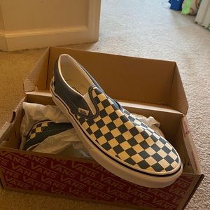 VANS Men’s marine blue and white check size 10